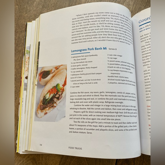 Food Trucks Book - Picture 10 of 14